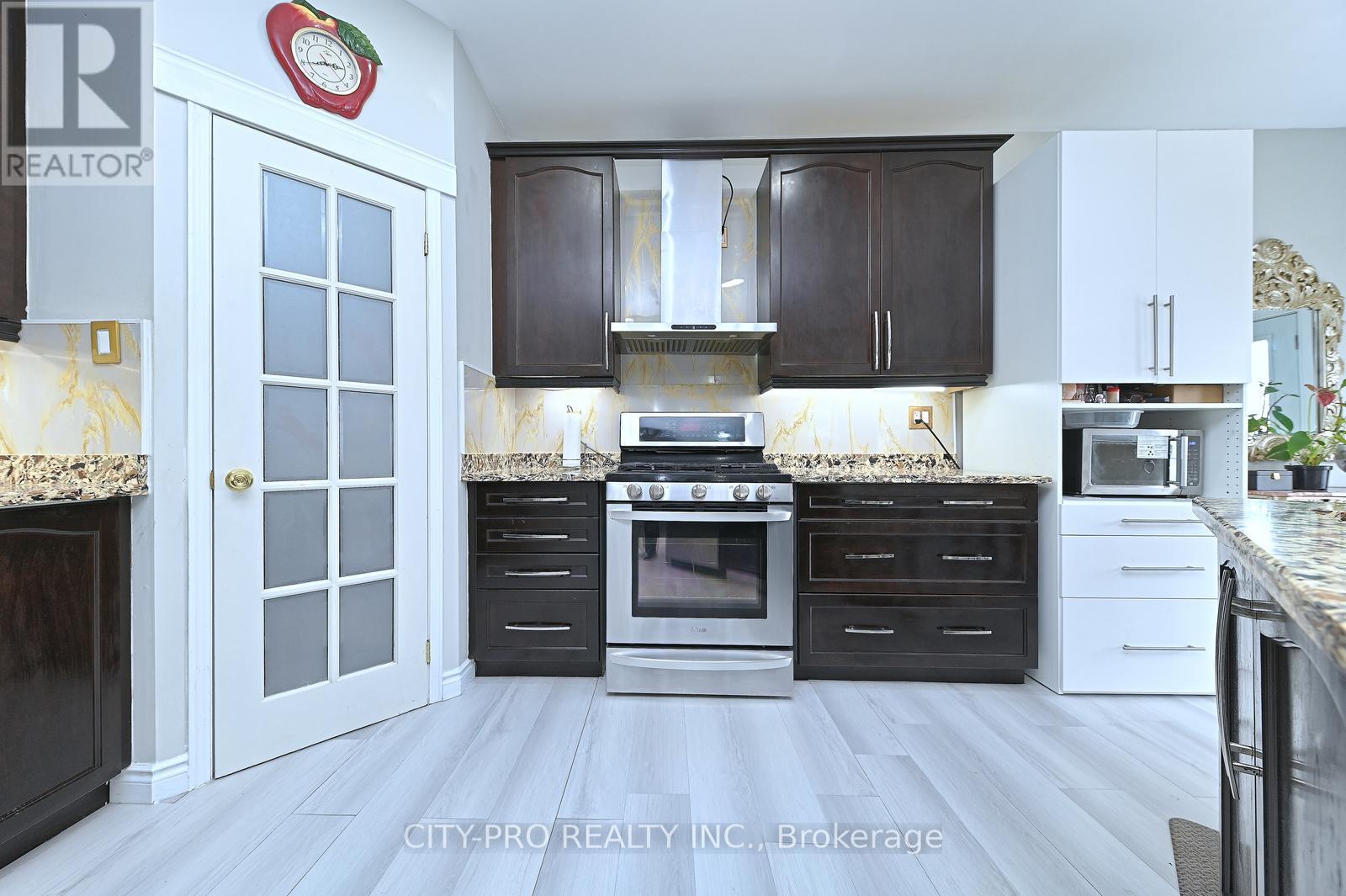 1178 SALMERS DRIVE - 18