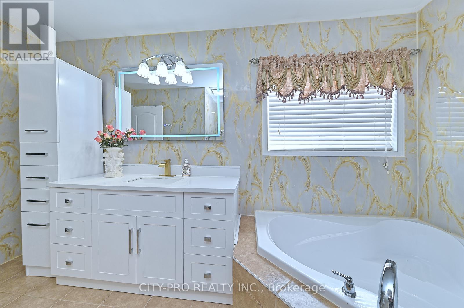1178 SALMERS DRIVE - 32