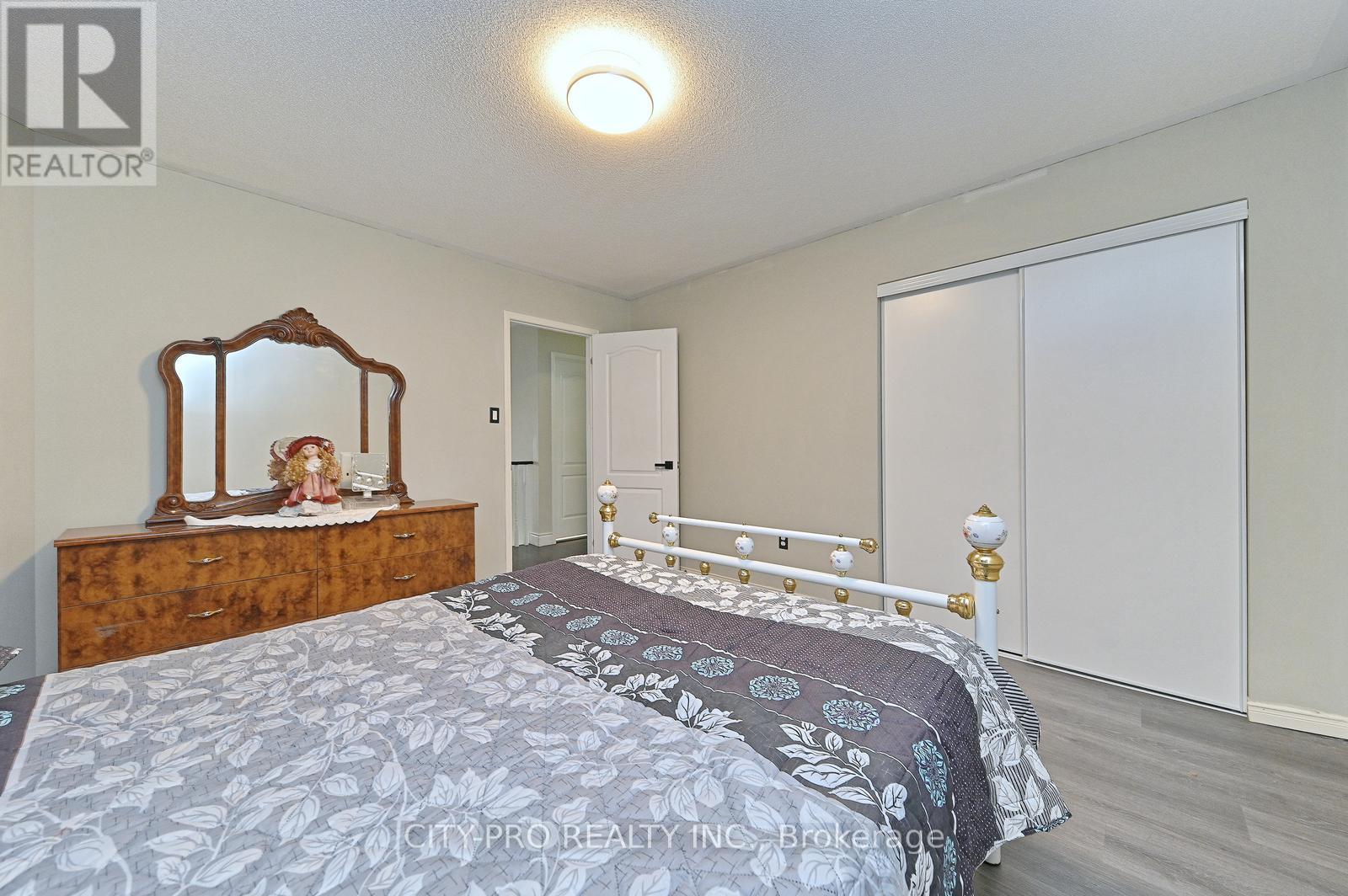 1178 SALMERS DRIVE - 36