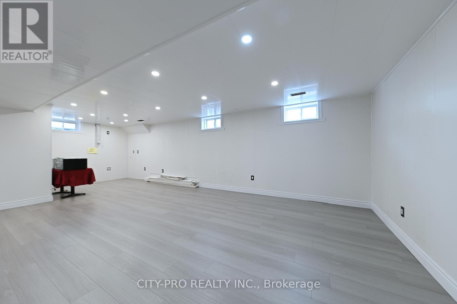 1178 SALMERS DRIVE - 43
