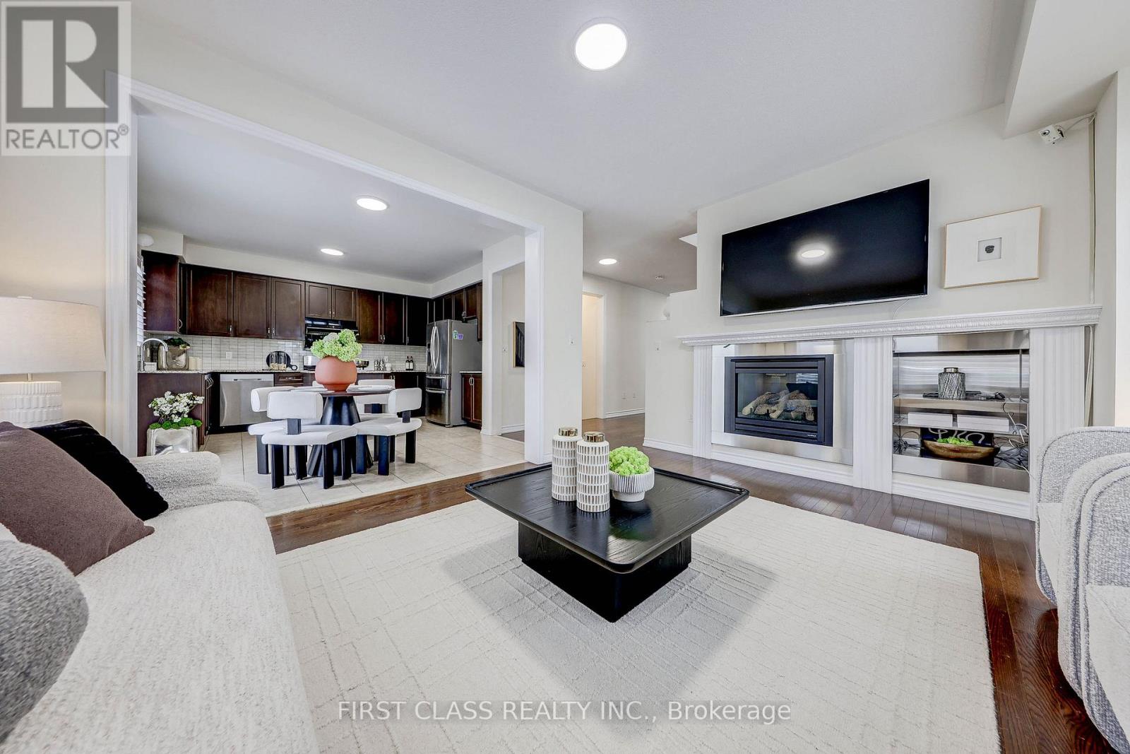 2 JAMES PARROTT AVENUE - 15