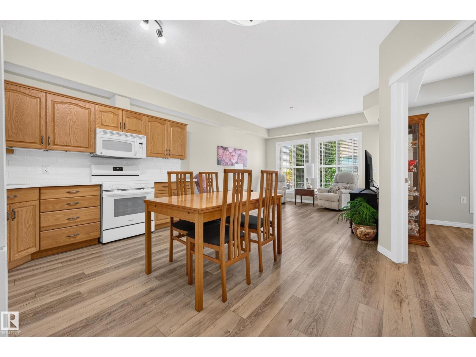 #238 45 INGLEWOOD DR — photo 19