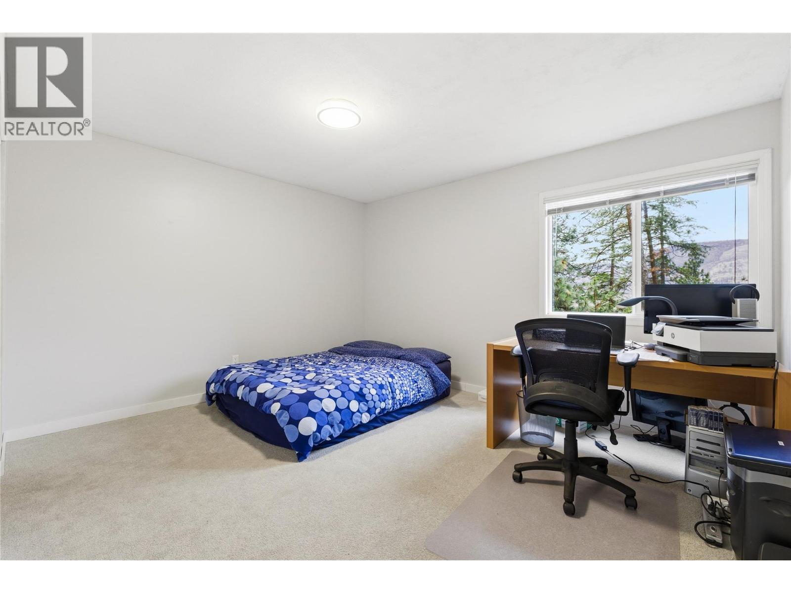 324 Clifton Road N - 23