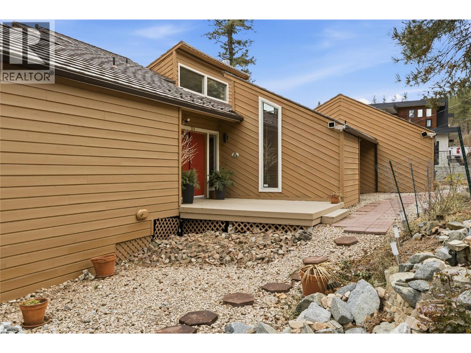 324 Clifton Road N - 38