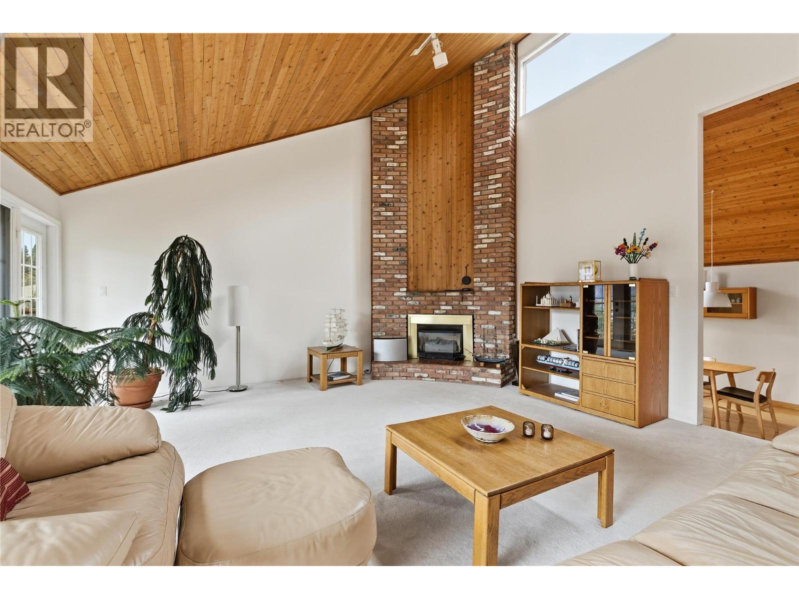 324 Clifton Road N - 6