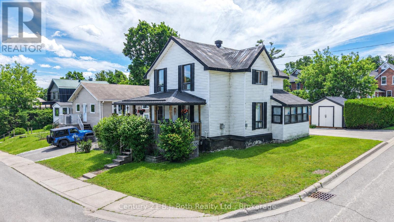 139 BORLAND STREET E - 2