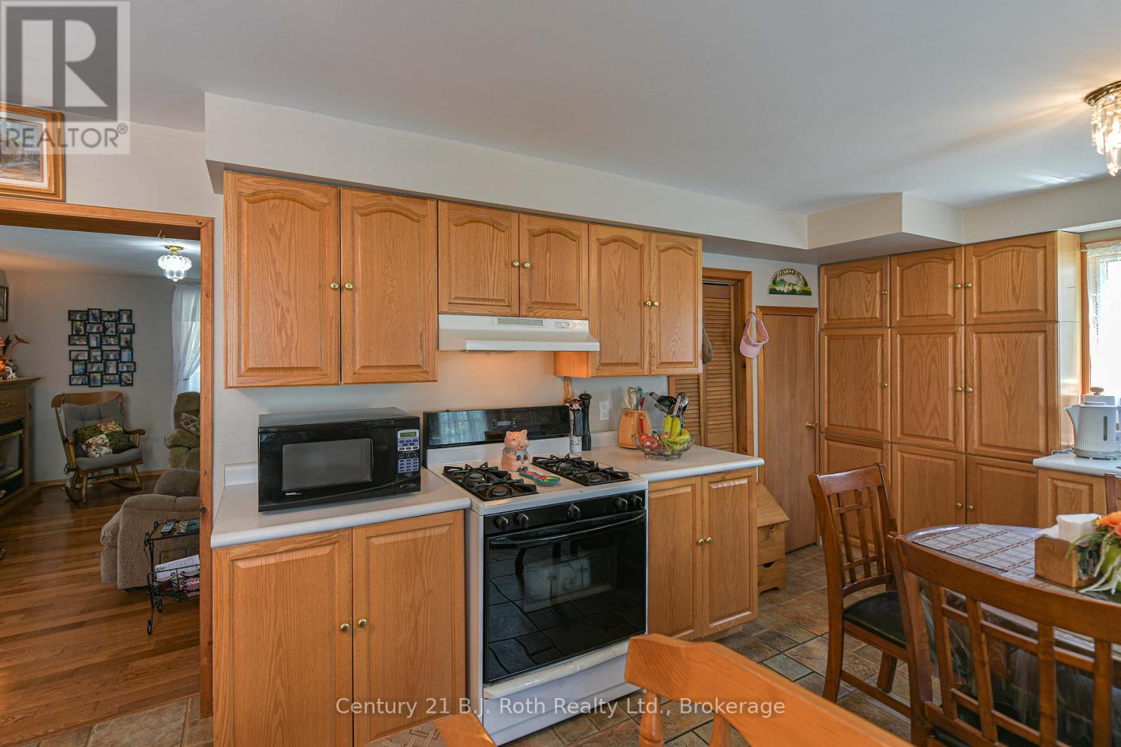 139 BORLAND STREET E - 22