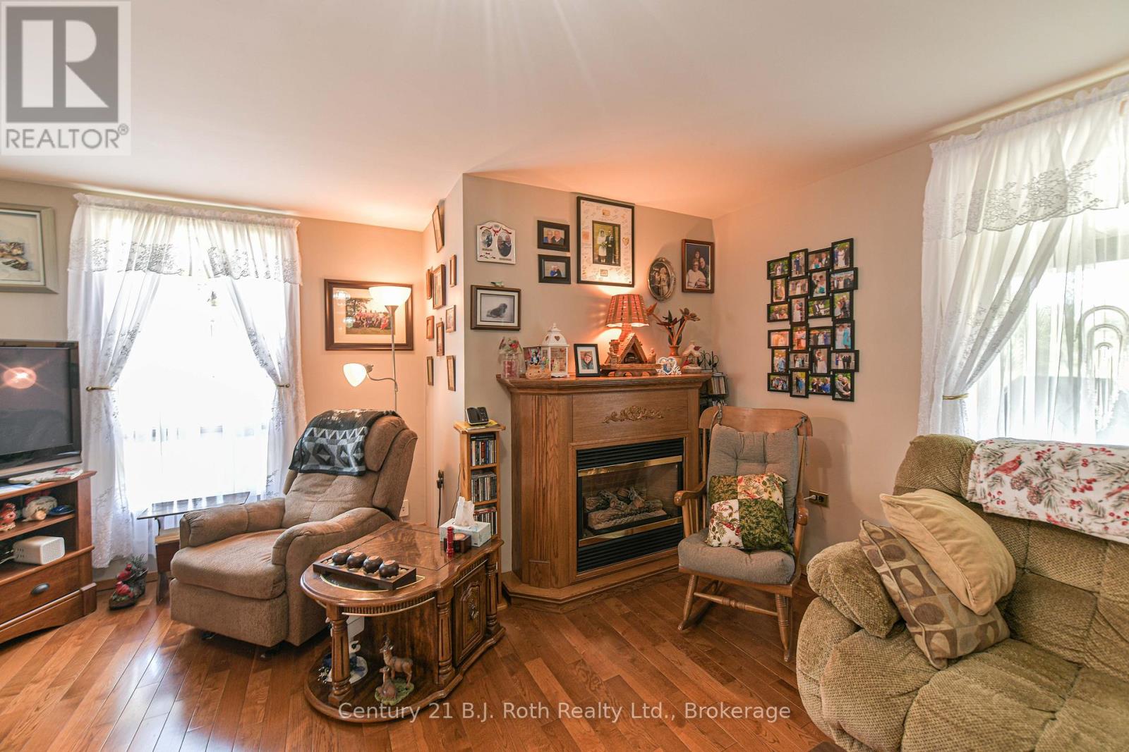 139 BORLAND STREET E - 27