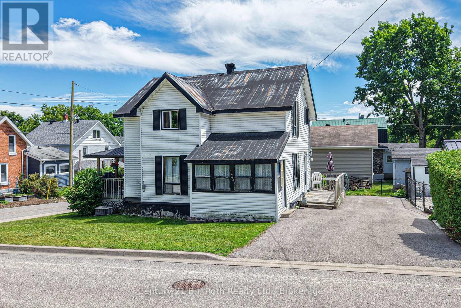139 BORLAND STREET E - Image 3