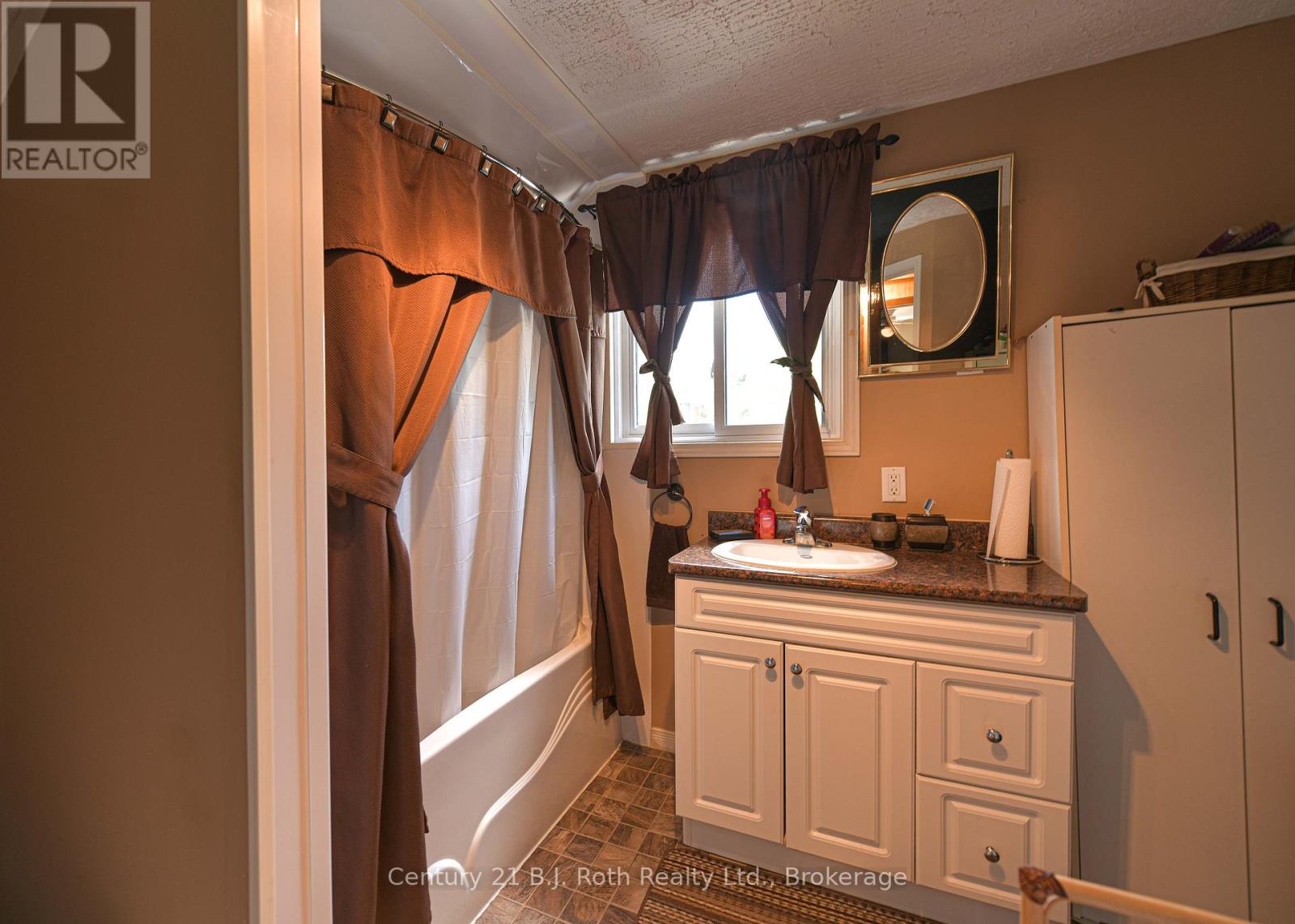 139 BORLAND STREET E - 33