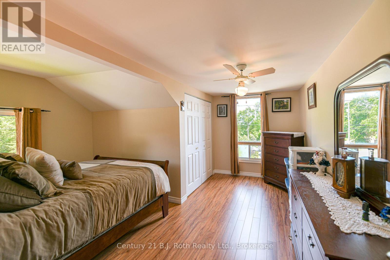 139 BORLAND STREET E - 38