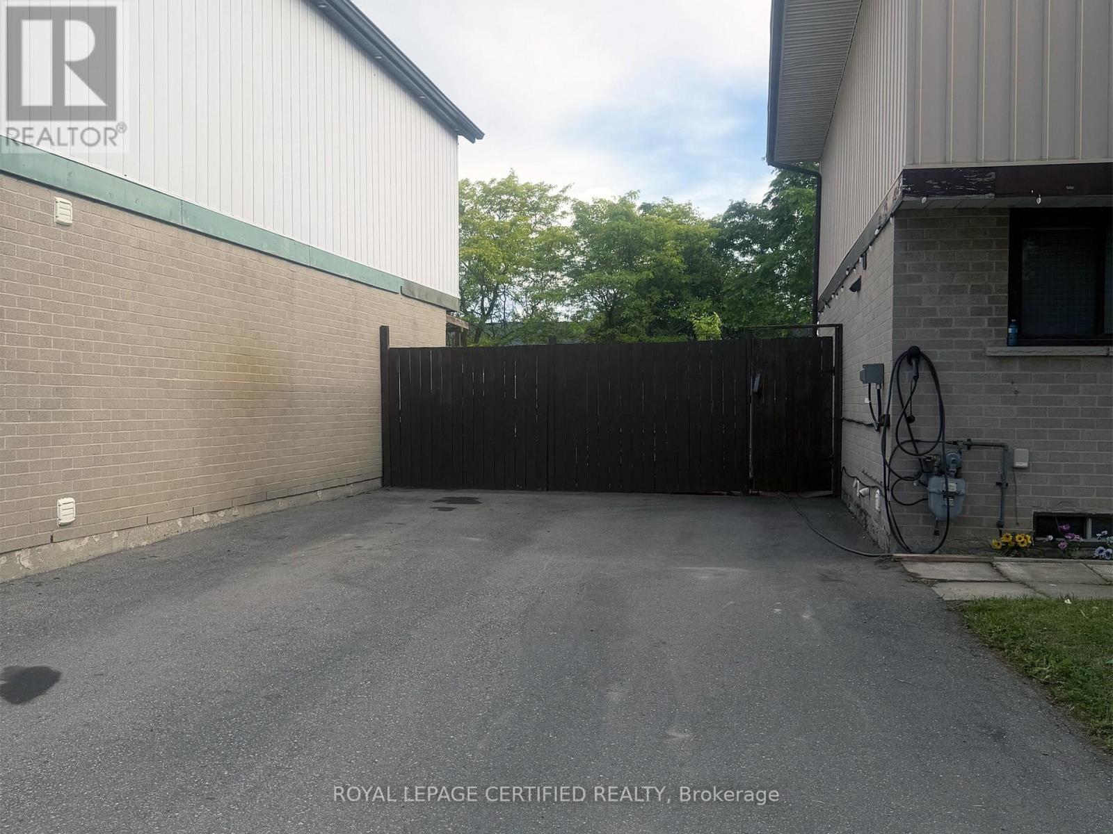 6-Car Driveway Parking