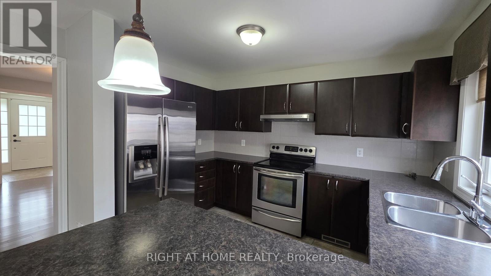 4 Bed, 3 Bath House for Rent in Ottawa – 3588 CAMBRIAN RD CAMBRIAN ROAD, Ottawa – MLS# X13471832 - Image 20