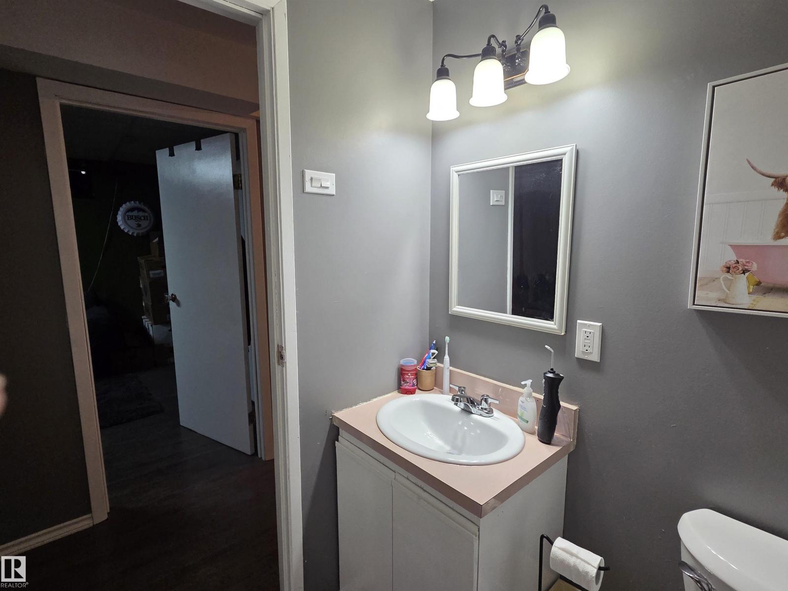 5106 19 AV NW - 46