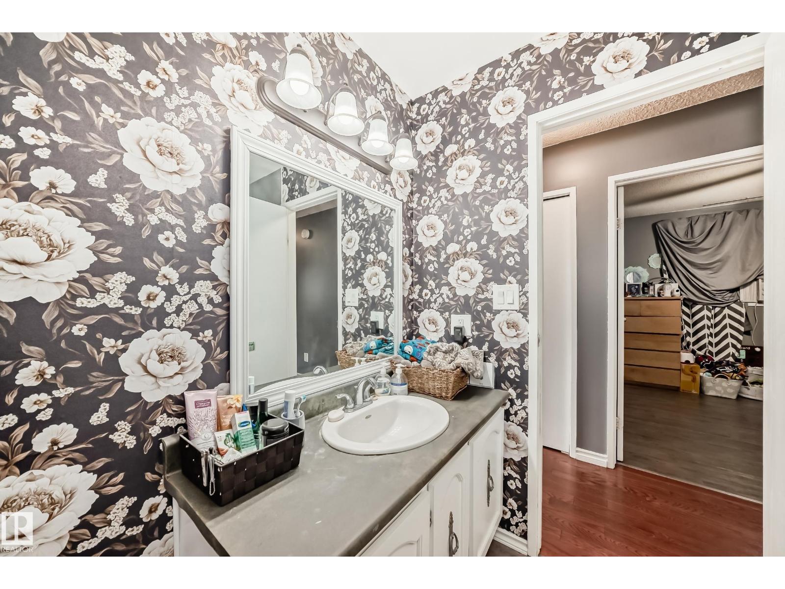 5106 19 AV NW - 22
