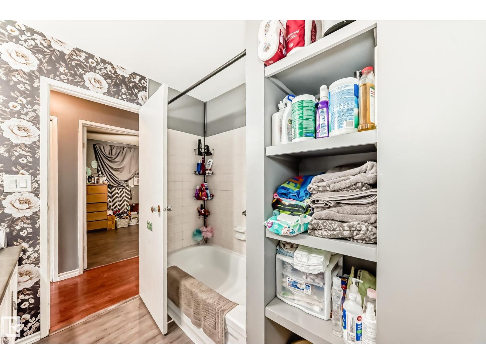 5106 19 AV NW - 21