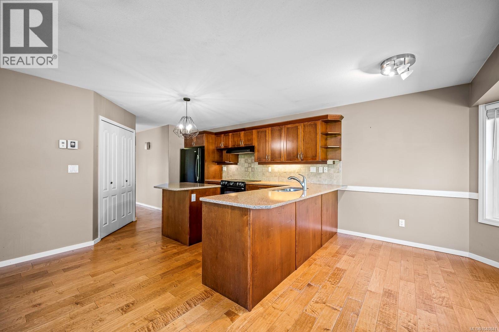 4722 Cruickshank Pl - 6