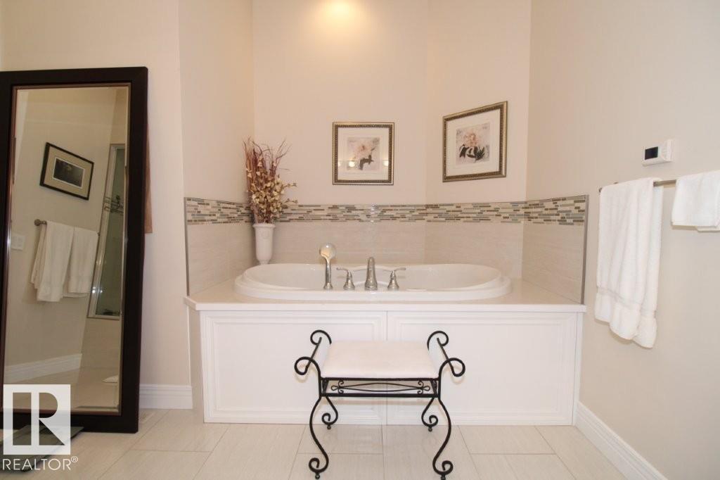 176 Ambleside DR SW - 23