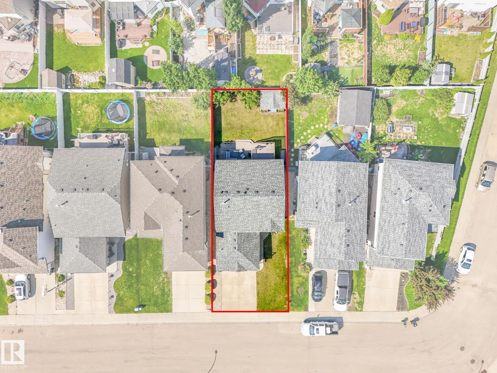 8616 176 AV NW — photo 19