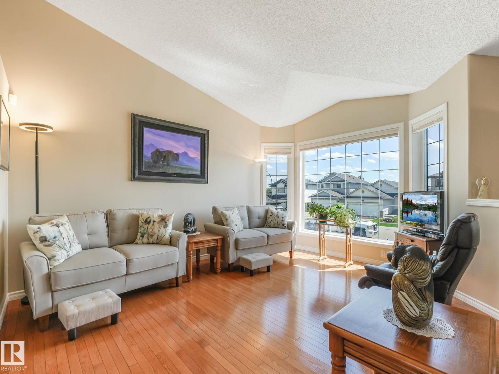 8616 176 AV NW — photo 23