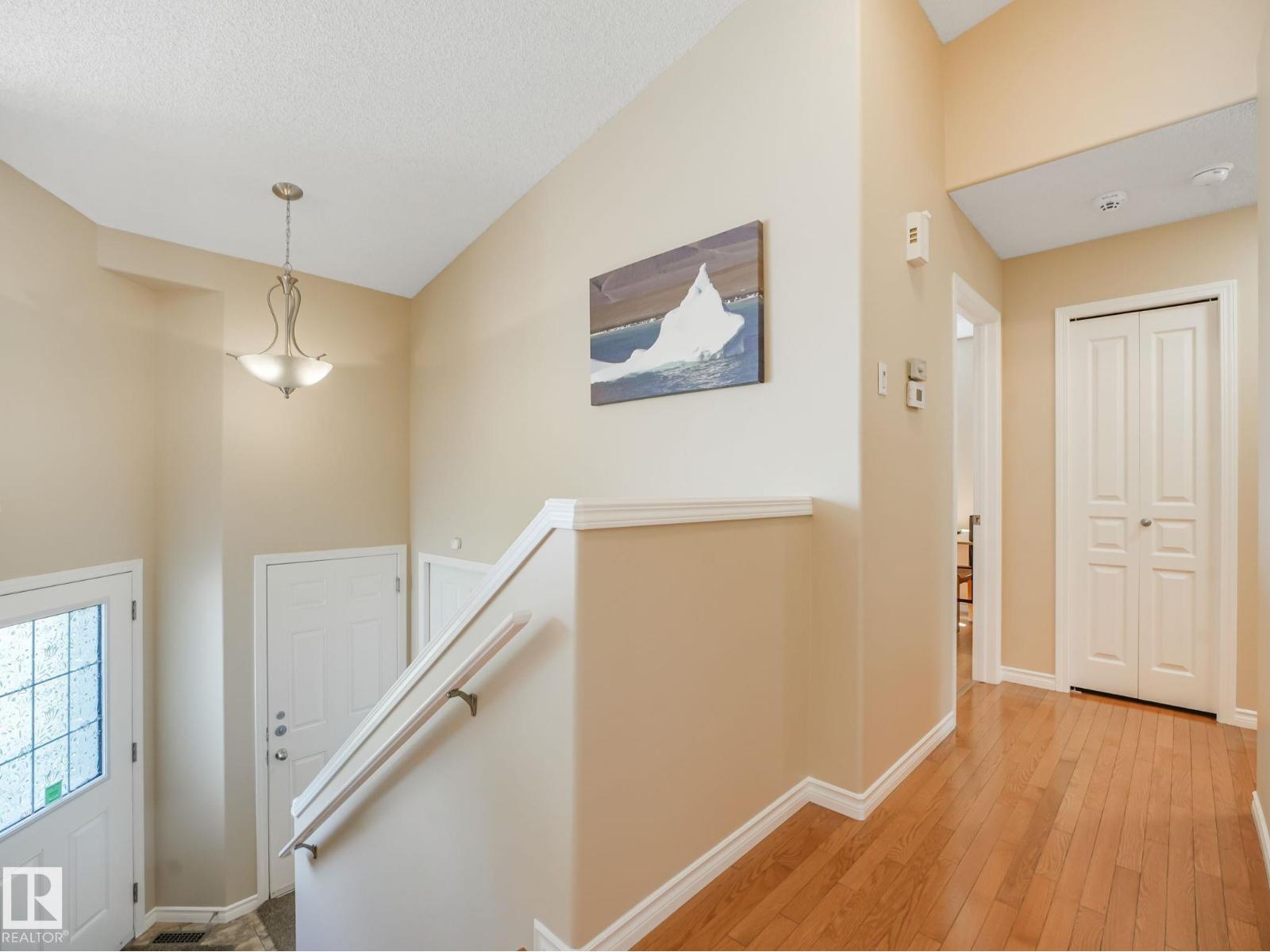 8616 176 AV NW — photo 26