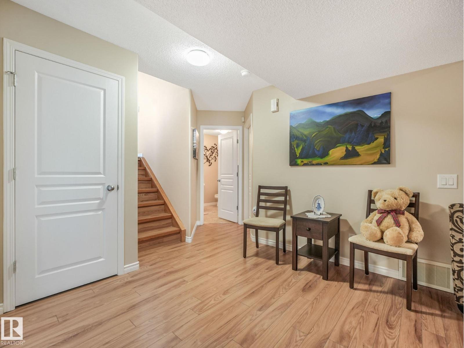 8616 176 AV NW — photo 50