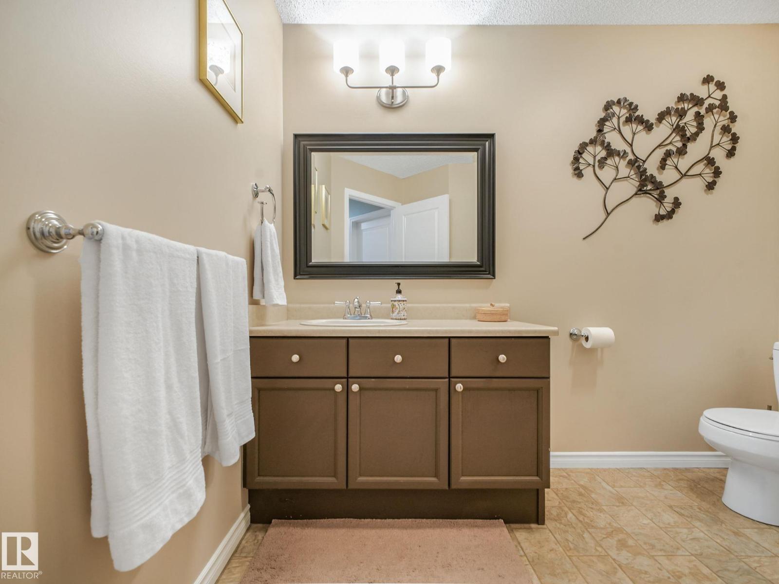 8616 176 AV NW — photo 51
