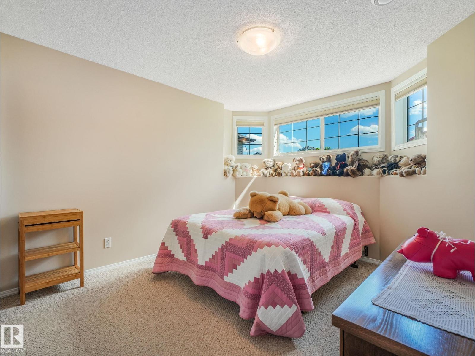 8616 176 AV NW — photo 53