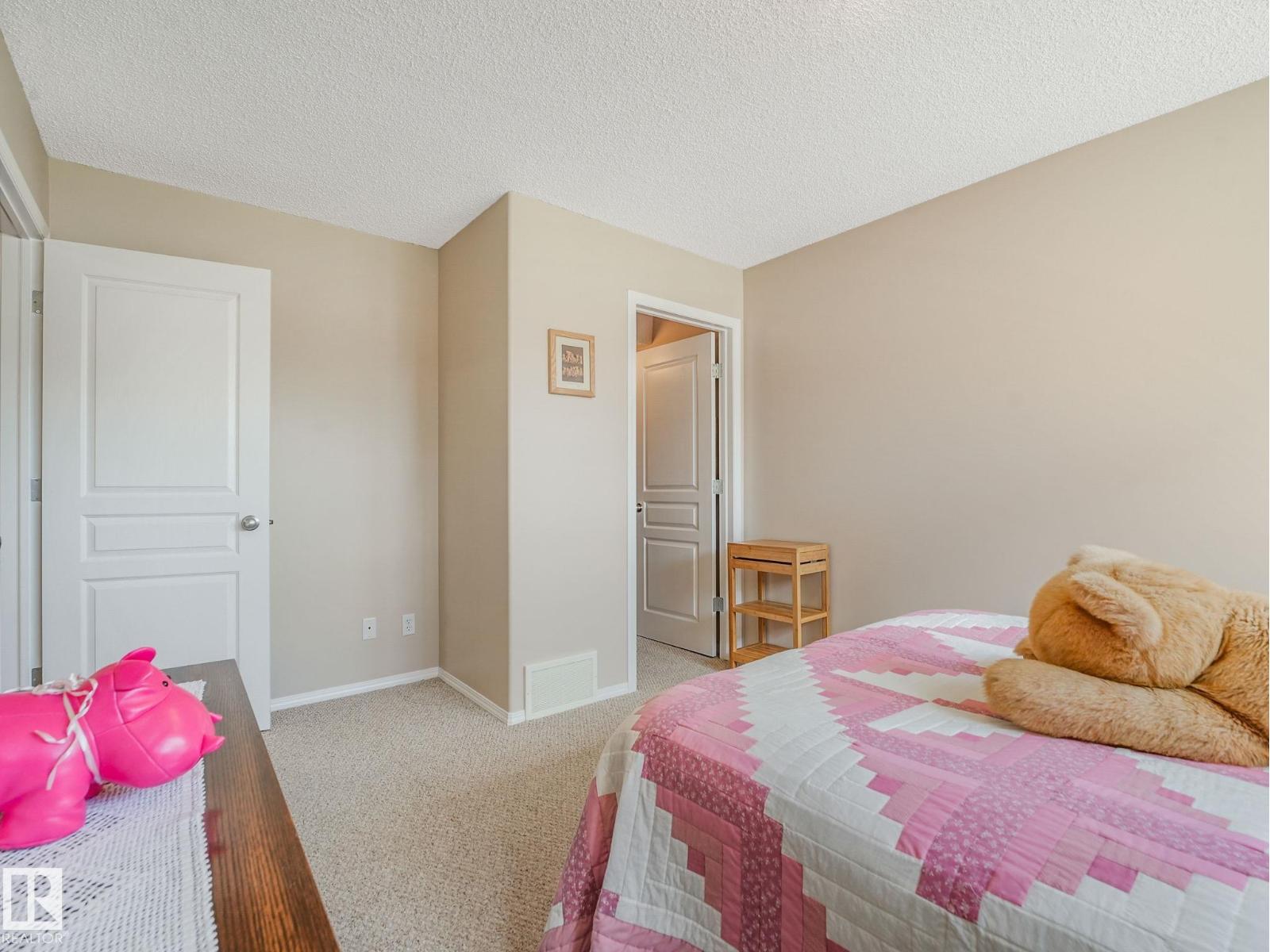 8616 176 AV NW — photo 54