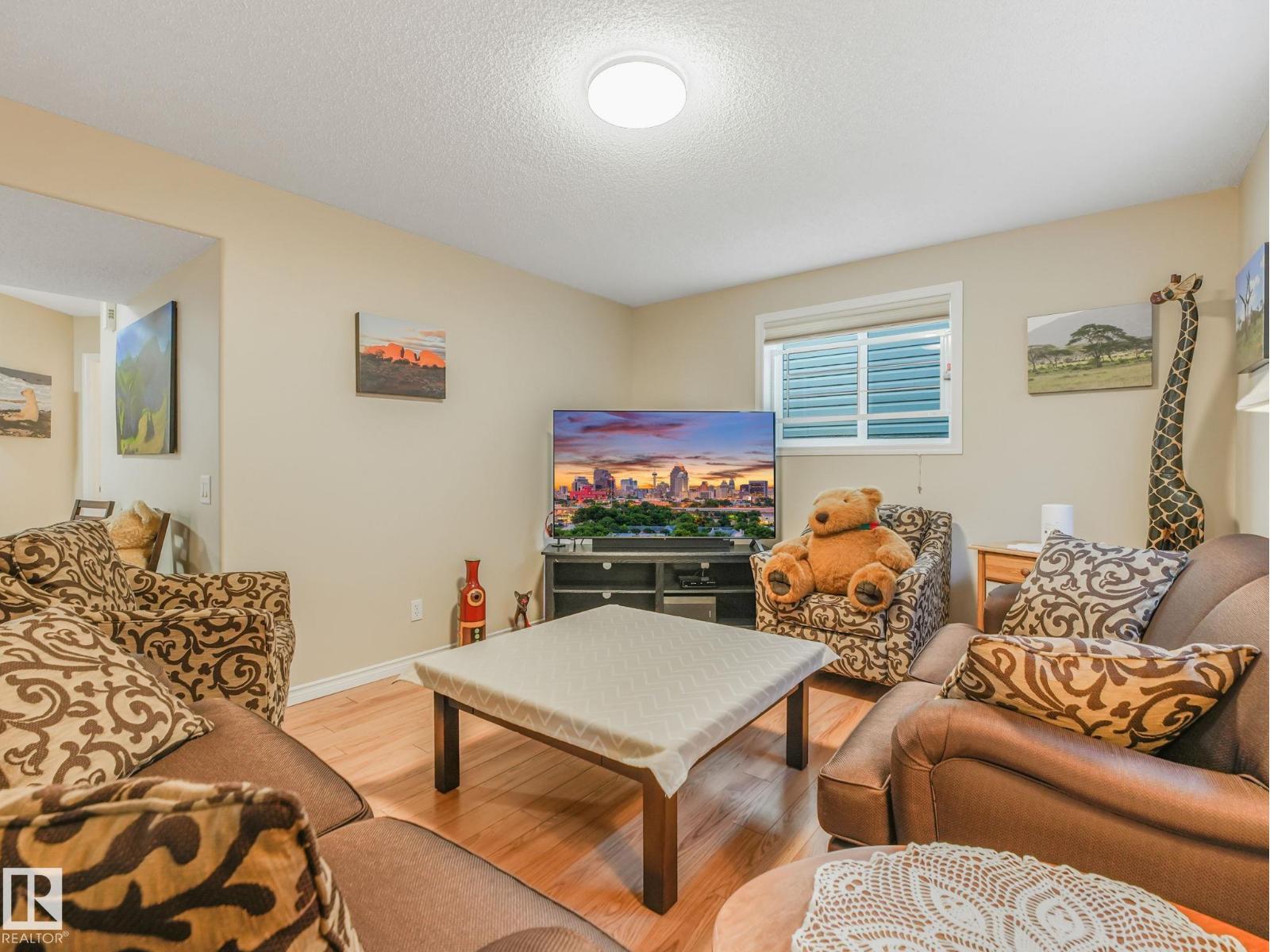 8616 176 AV NW — photo 56