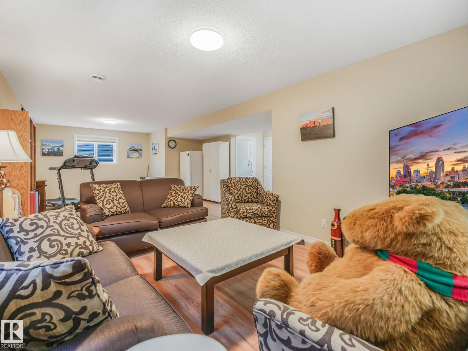 8616 176 AV NW — photo 57