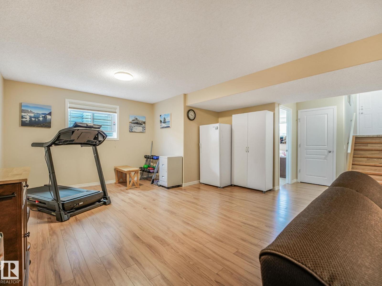 8616 176 AV NW — photo 60
