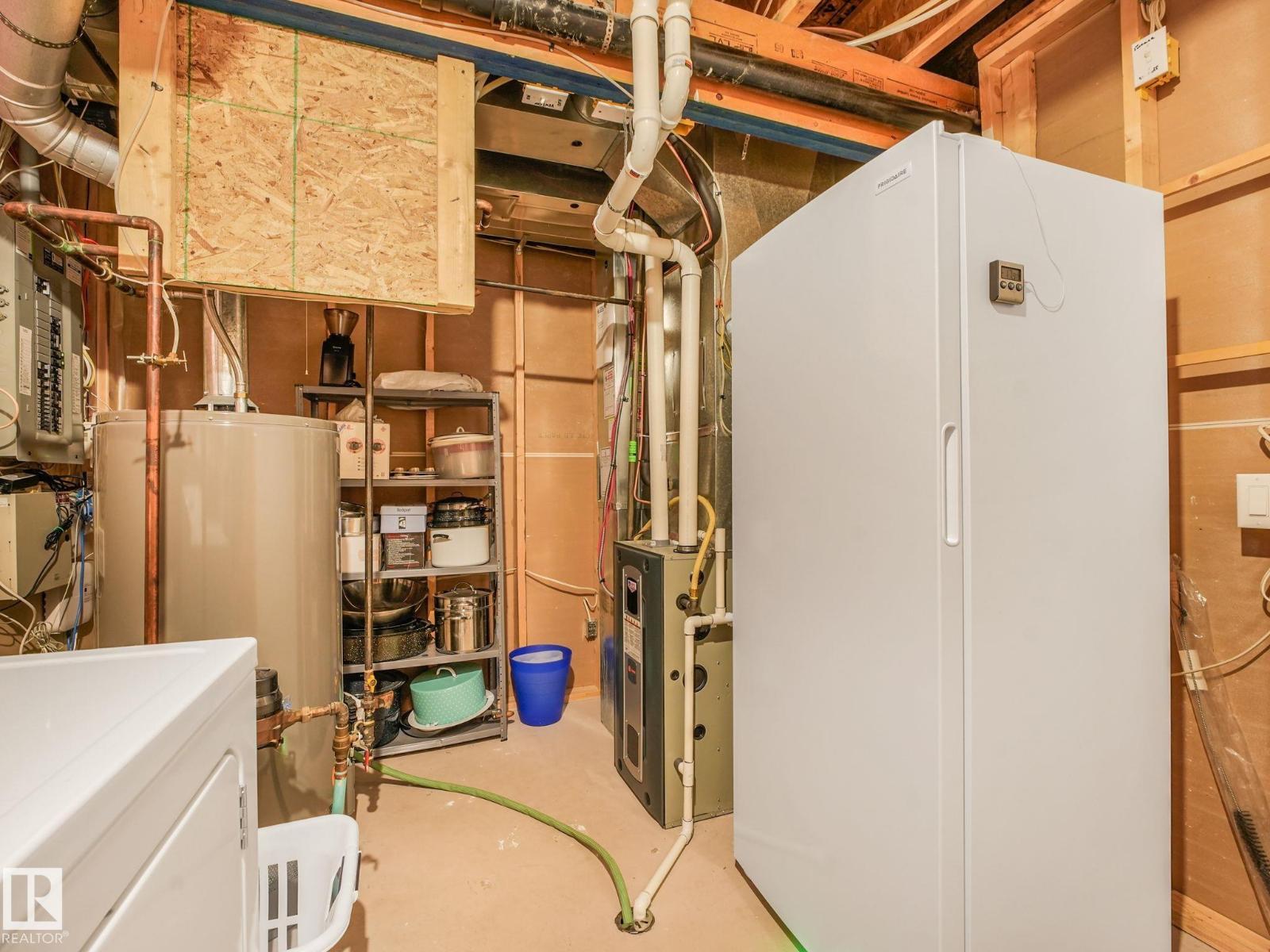 8616 176 AV NW — photo 62