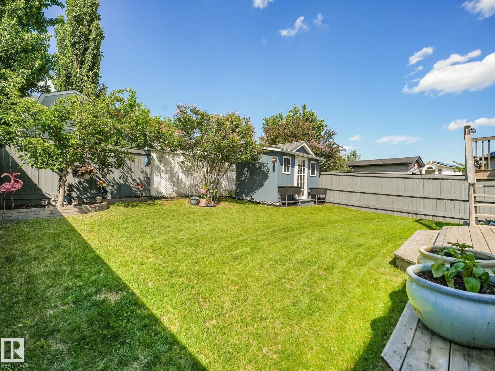8616 176 AV NW — photo 8