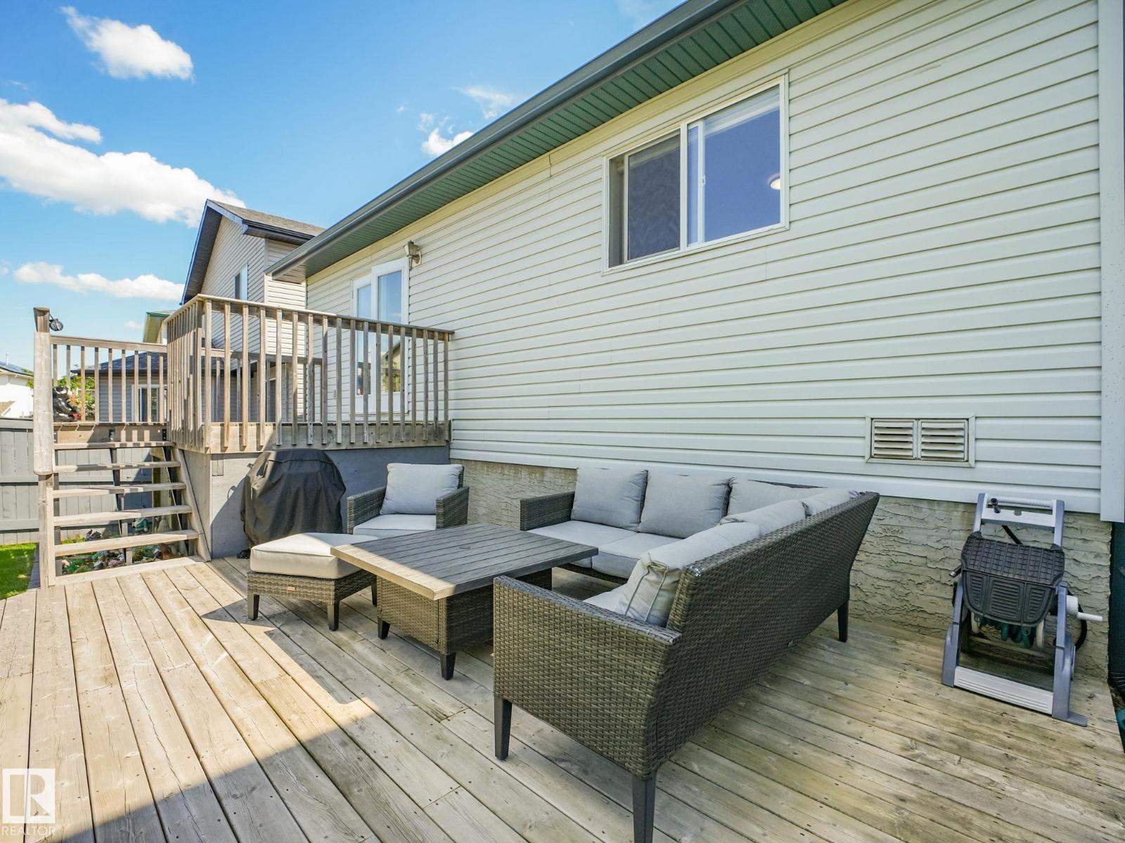 8616 176 AV NW — photo 9