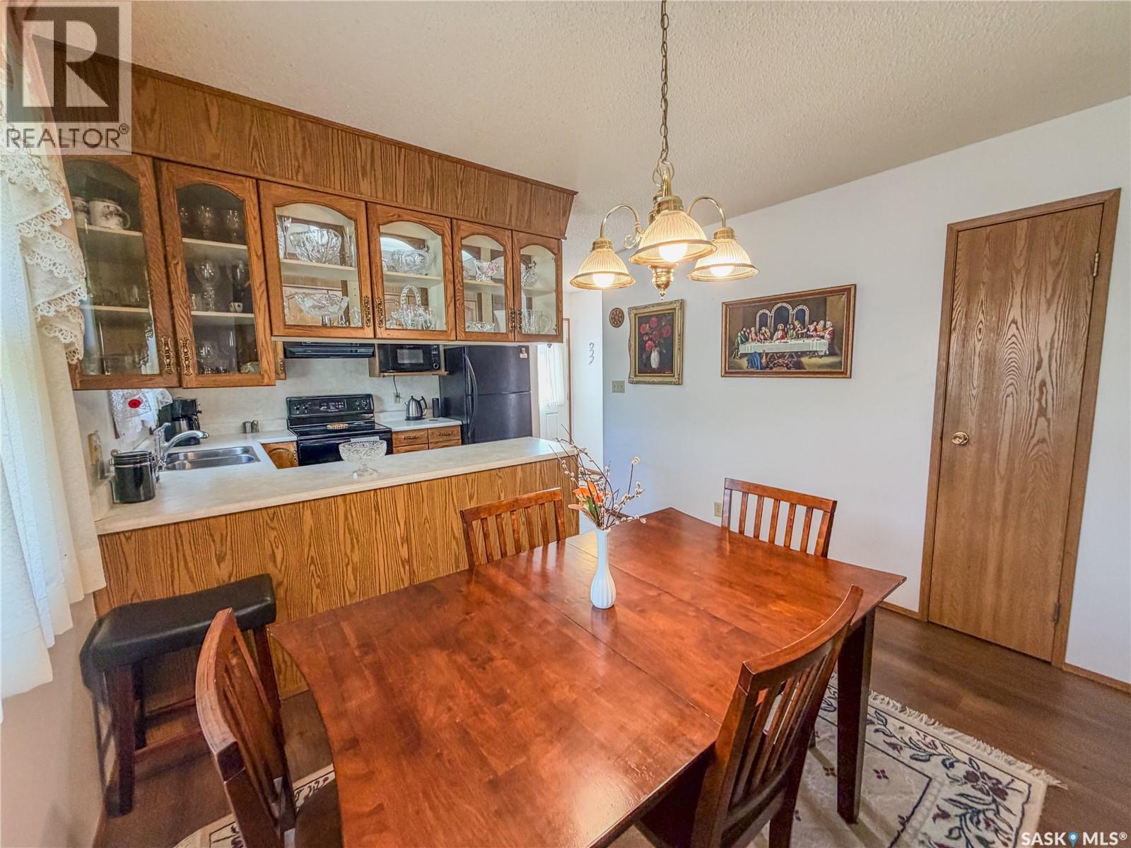 119 Hudson Bay AVENUE - 17