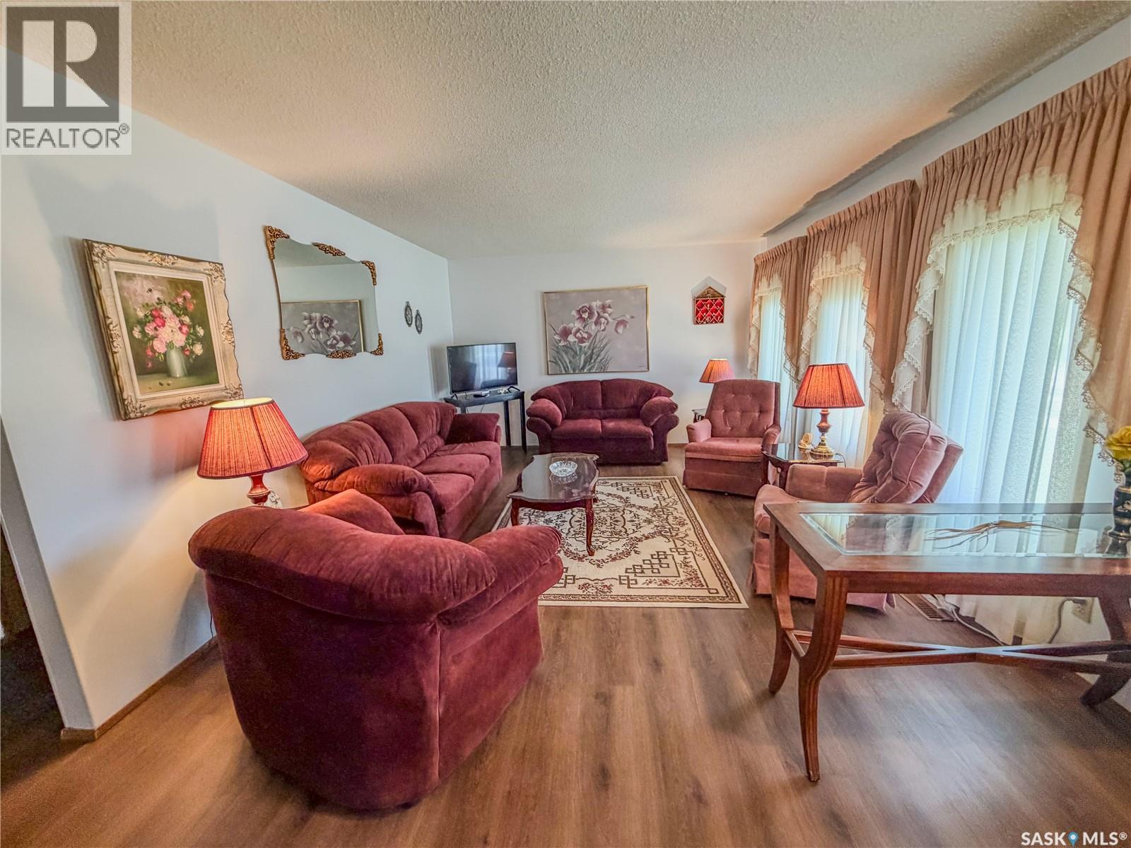 119 Hudson Bay AVENUE - 20