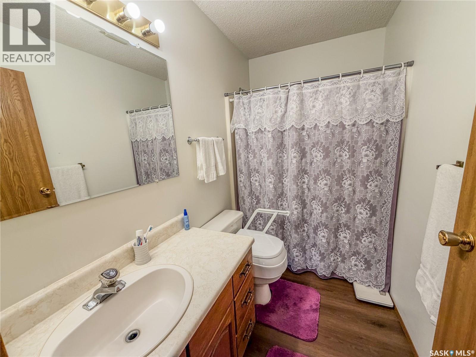 119 Hudson Bay AVENUE - 26