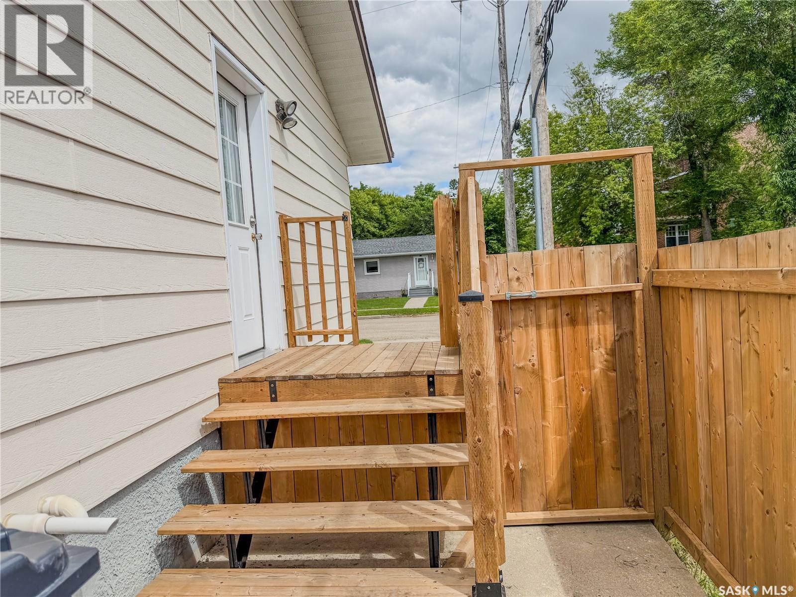 119 Hudson Bay AVENUE - 4