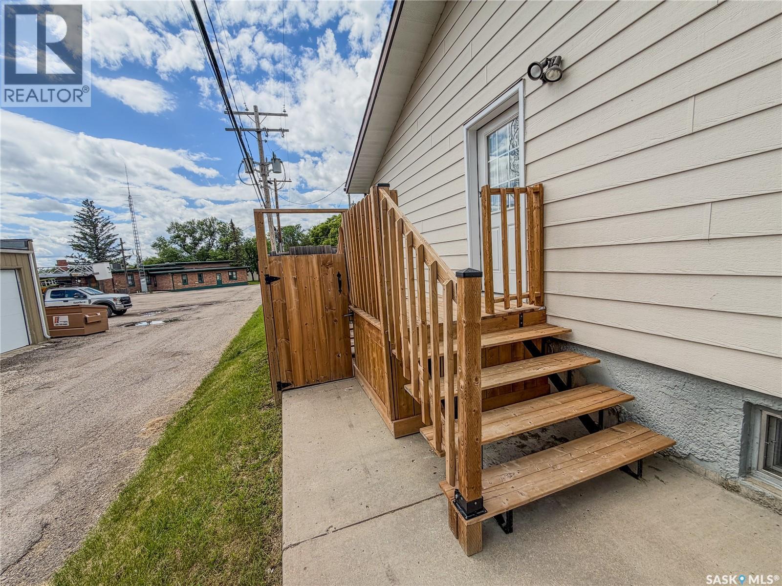 119 Hudson Bay AVENUE - 5