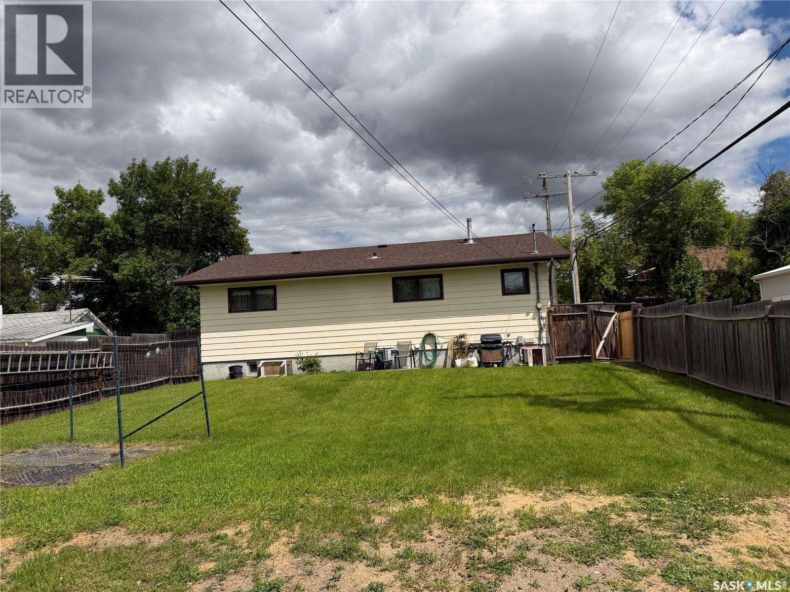 119 Hudson Bay AVENUE - 7