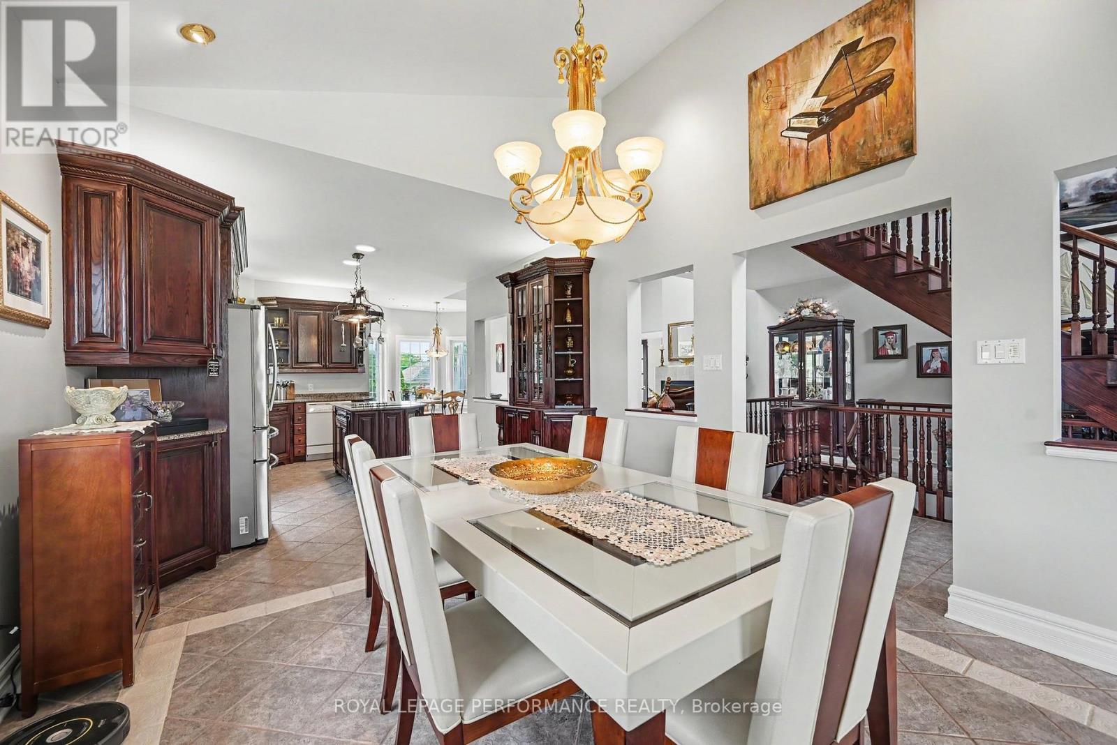 18 CHANTINE DRIVE - 12