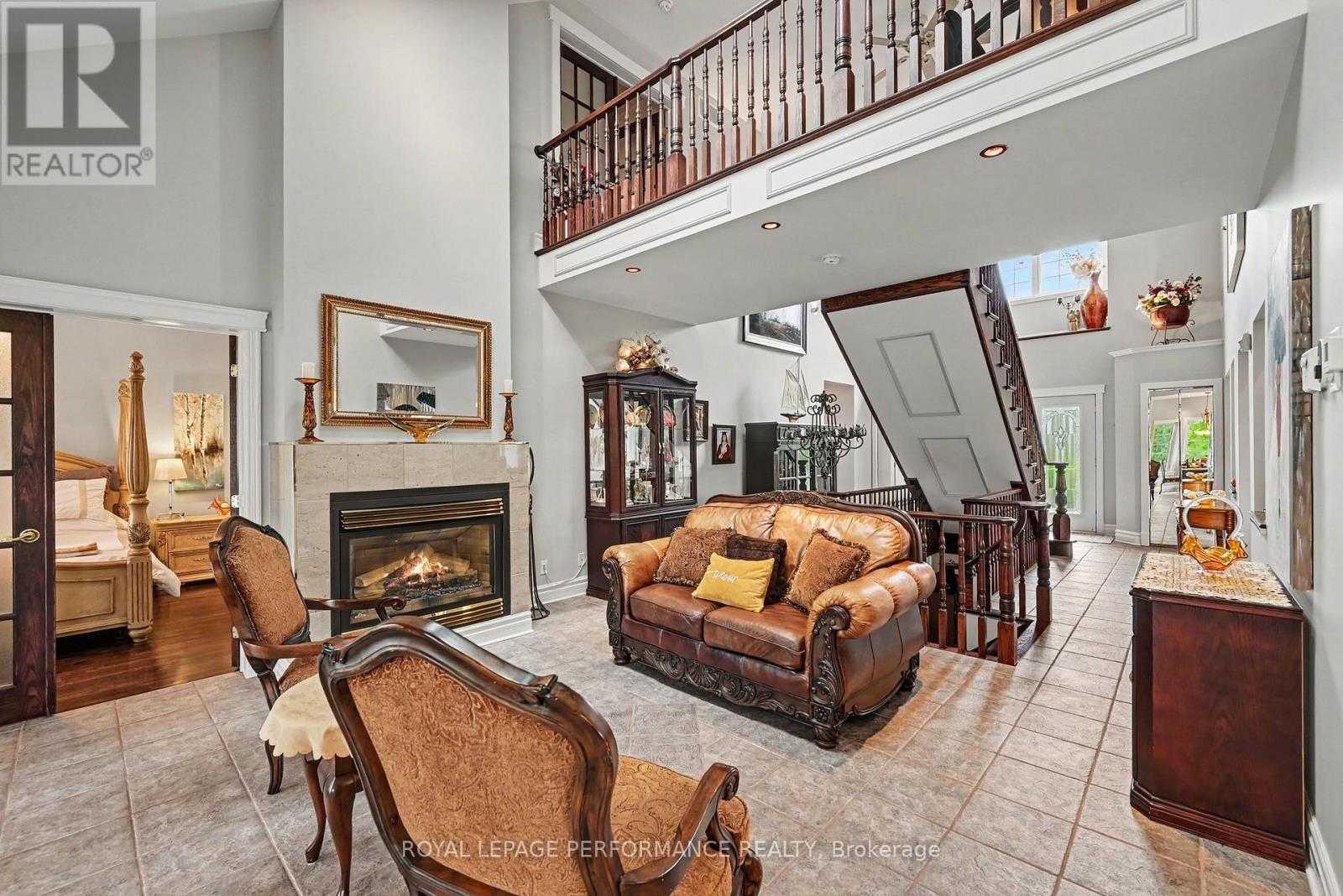 18 CHANTINE DRIVE - 21