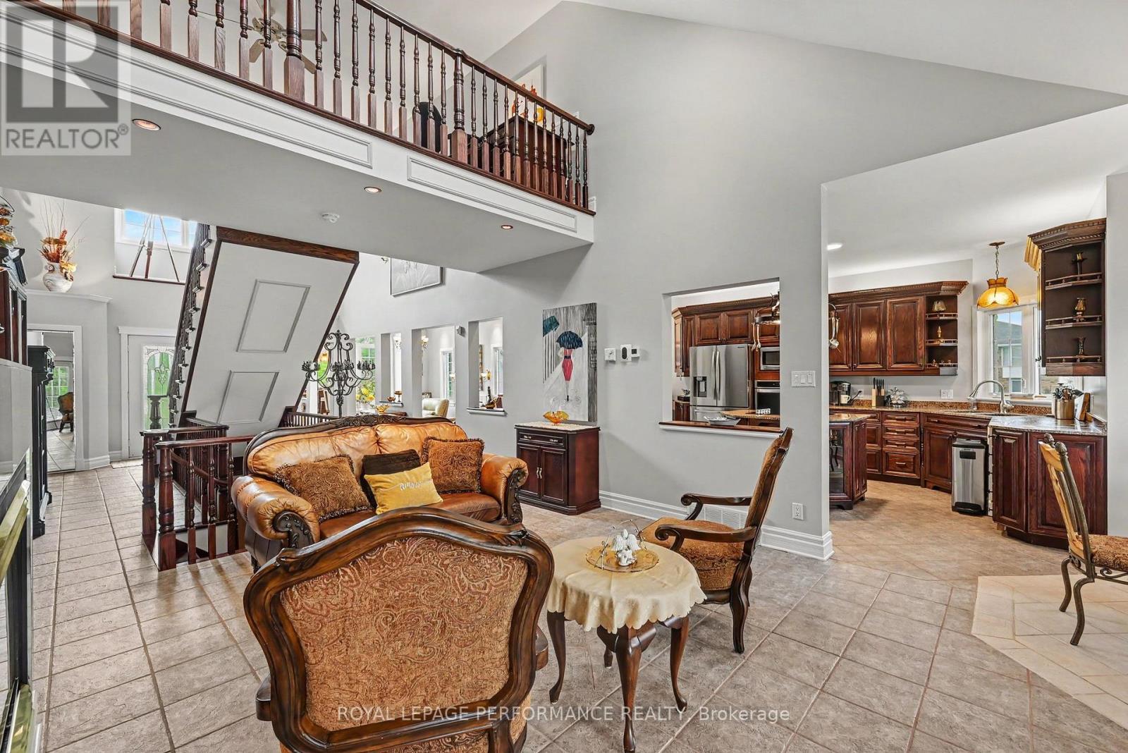 18 CHANTINE DRIVE - 22