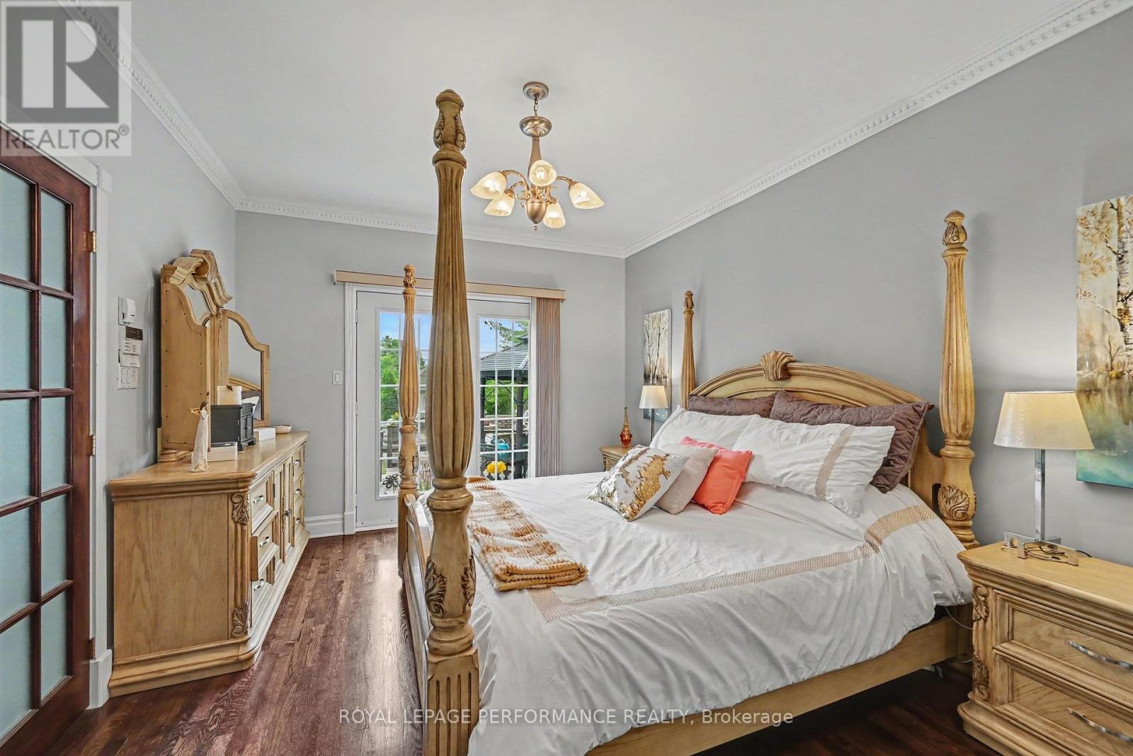 18 CHANTINE DRIVE - 25