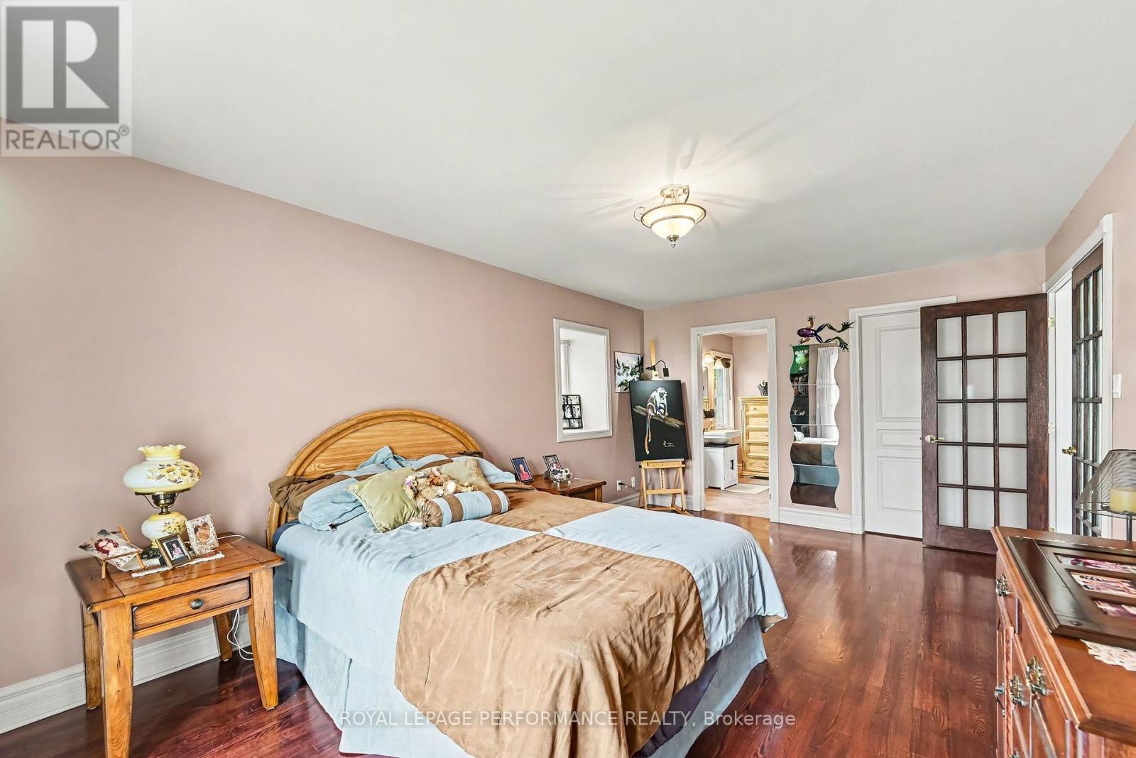 18 CHANTINE DRIVE - 33