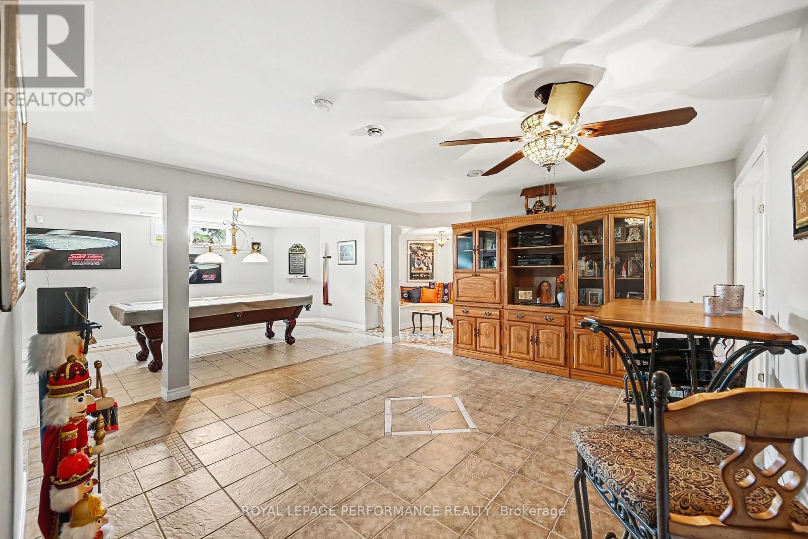 18 CHANTINE DRIVE - 35