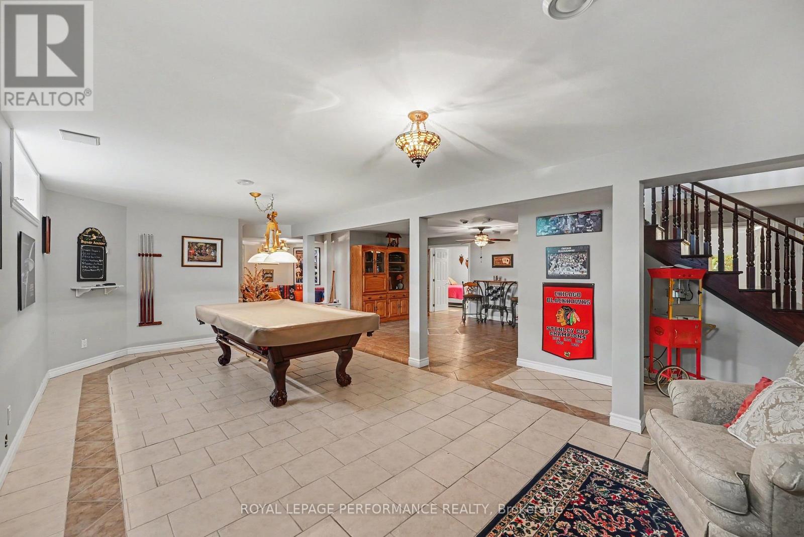 18 CHANTINE DRIVE - 36