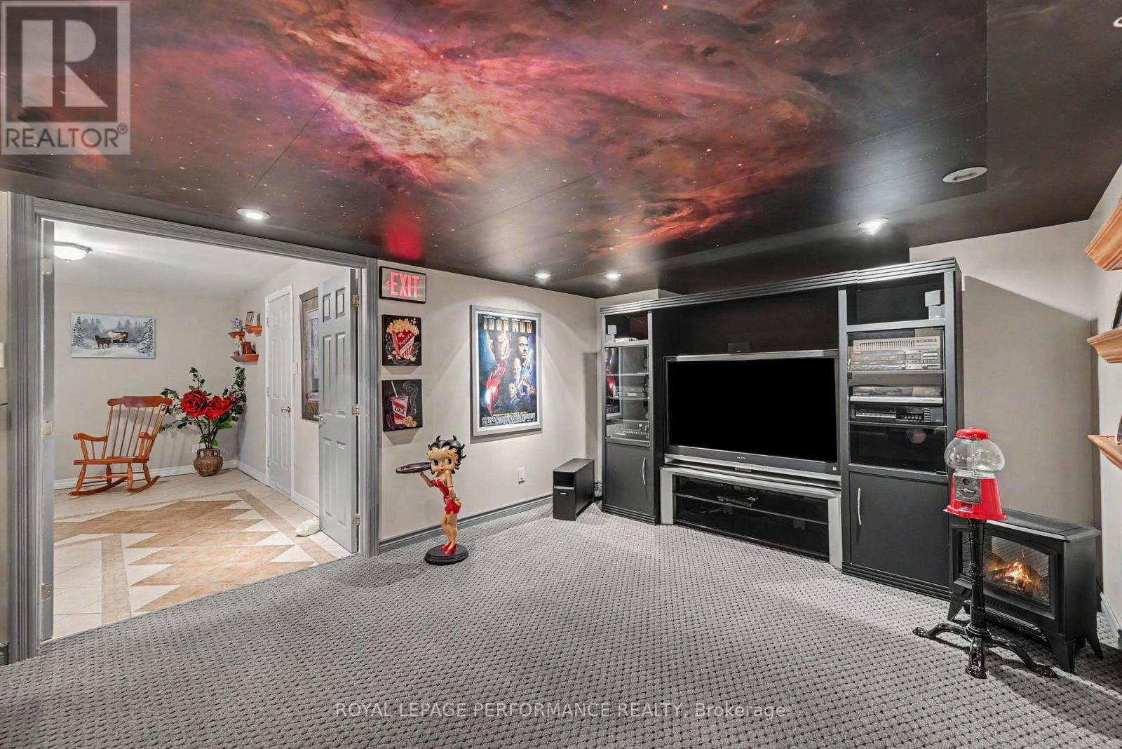 18 CHANTINE DRIVE - 39