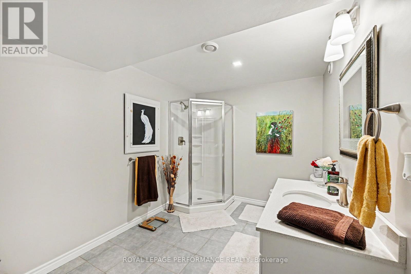 18 CHANTINE DRIVE - 41